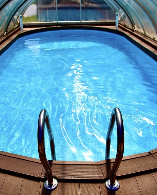 Баня с уличным бассейном