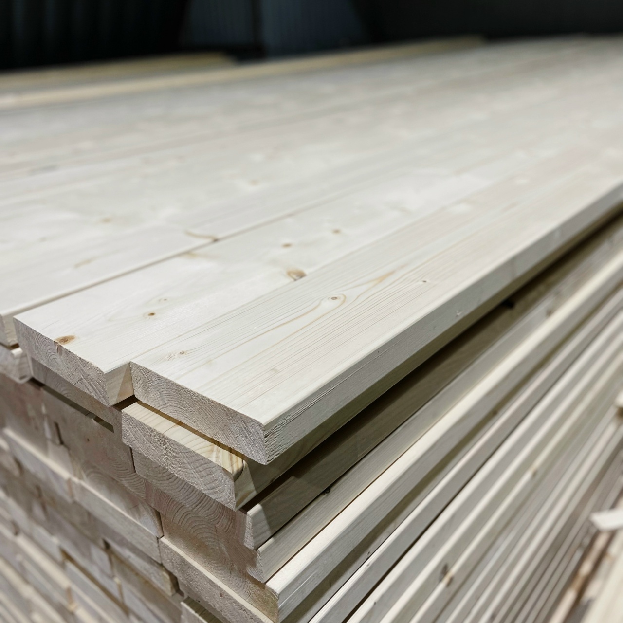 Продажа пиломатериалов и изделий из дерева